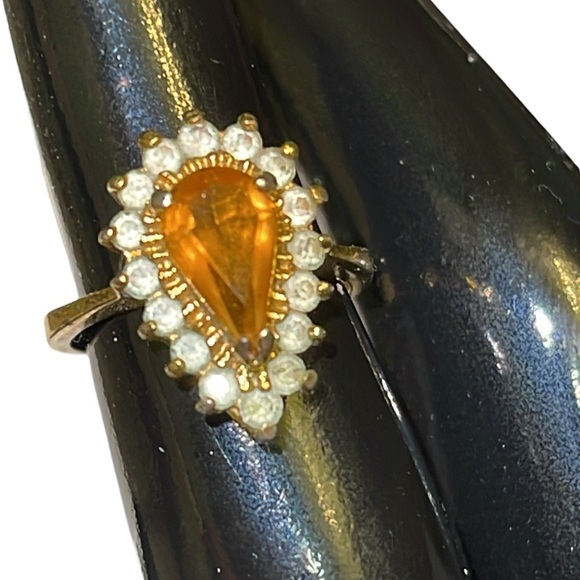 Vintage gold cubic zirconia statement ring - Picture 7 of 9